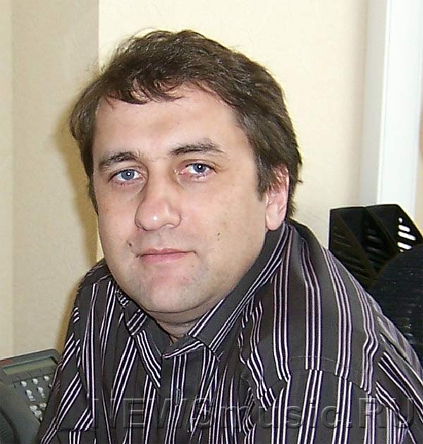 Алексей Глазатов является программным директором Радио МAXIMUM
