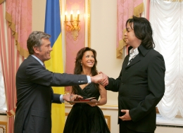 Ющенко принял Лорак и Киркорова и поздравил их с завоеванием второго места на конкурсе